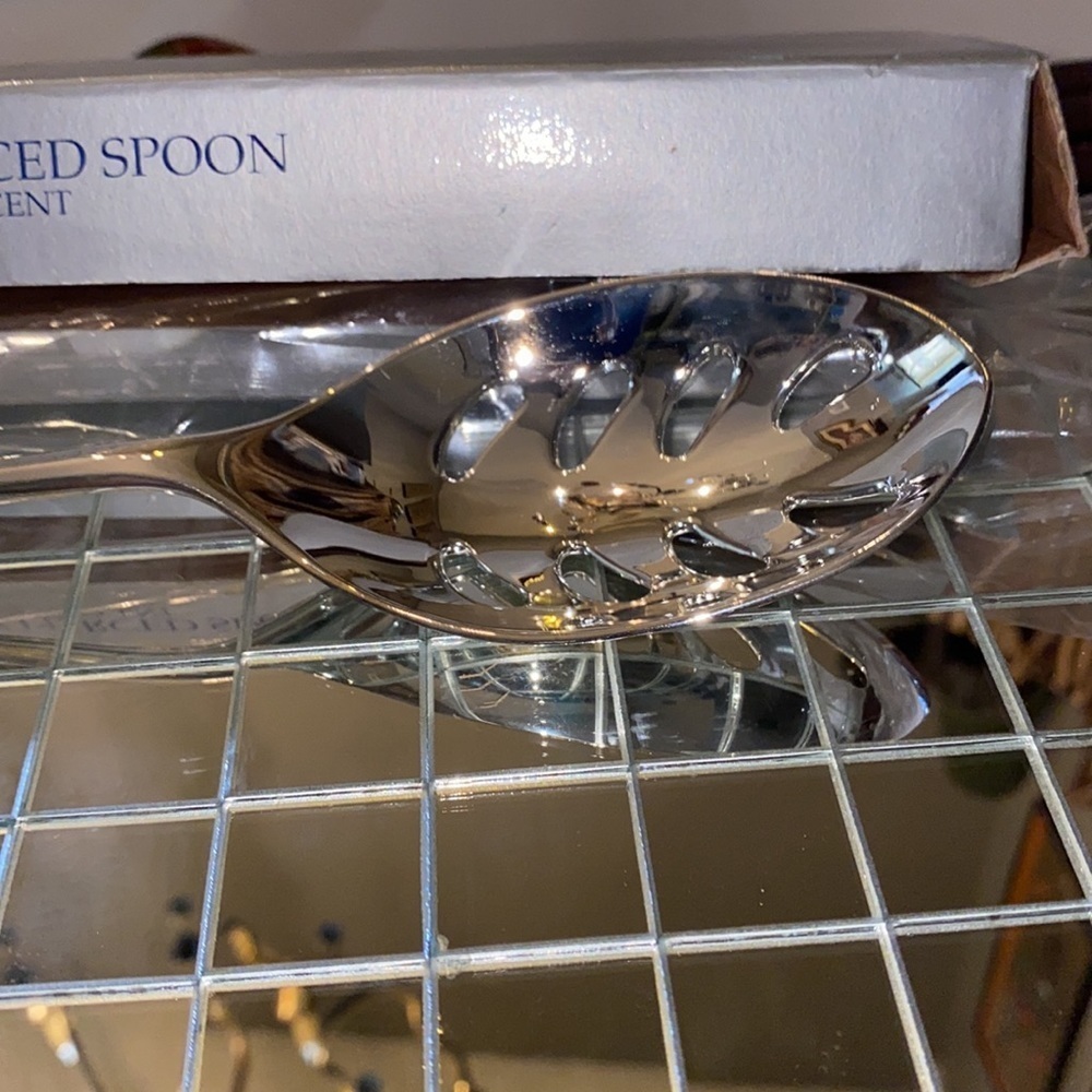 ROYAL LIMITED SILVER SERVING PIERCED SPOON - Picture 3 of 4